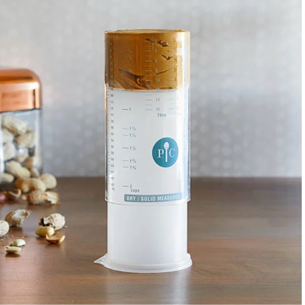 Pampered Chef Gold and White Measuring Cup